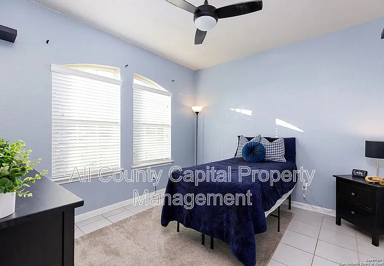 241 Silver Maple Dr — Photo 5