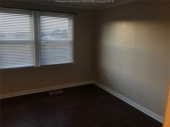 4th image of 19 Charlo Dr