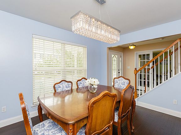 4th image of 606 Summer Stone Dr