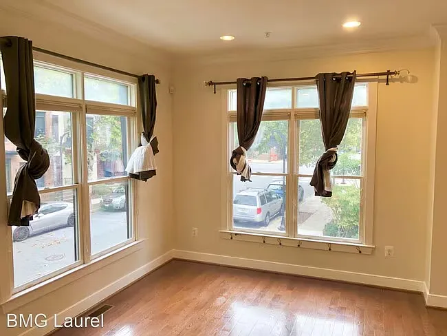 4411 Longfellow St — Photo 5