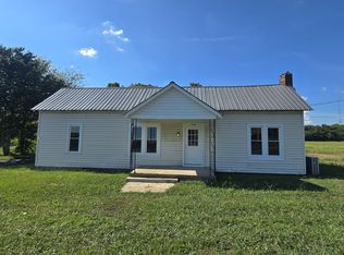 1119 N Main St, Mount Pleasant, TN 38474