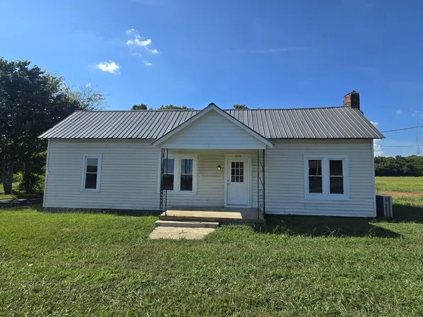 1119 N Main St, Mount Pleasant, TN 38474