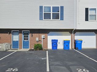 26 Pine Dr, Manchester, PA 17345