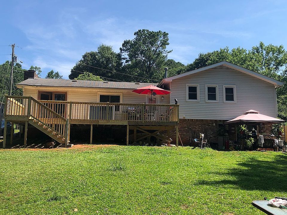2nd image of 313 Princess Ave