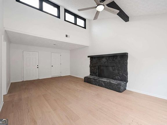 5th image of 2814 Wood Hollow Ln