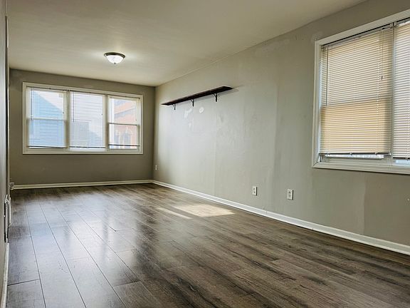 2nd image of 3154 S May St