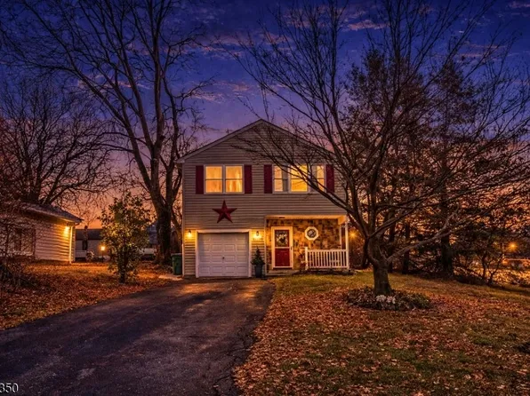 20 Park Ave, Lopatcong Twp., NJ 08865