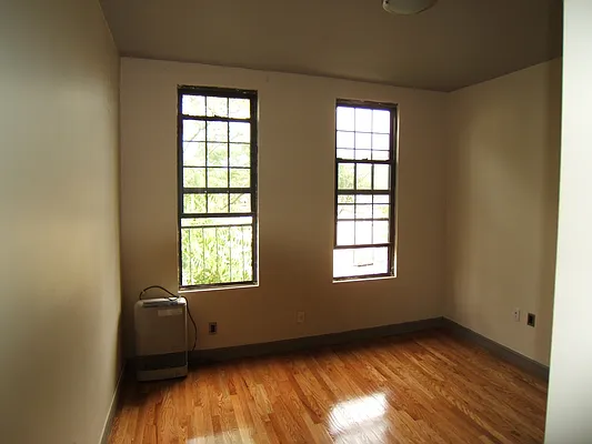 Rented by Joel Weisz, LREB | media 12