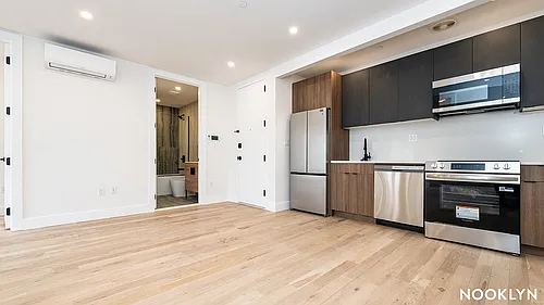 103 Moore St #2T Photo 1