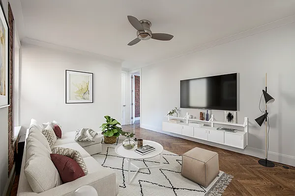 Rented by R New York | media 9