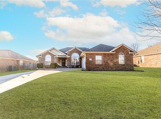 208 Hailey Dr, Centerton, AR 72719