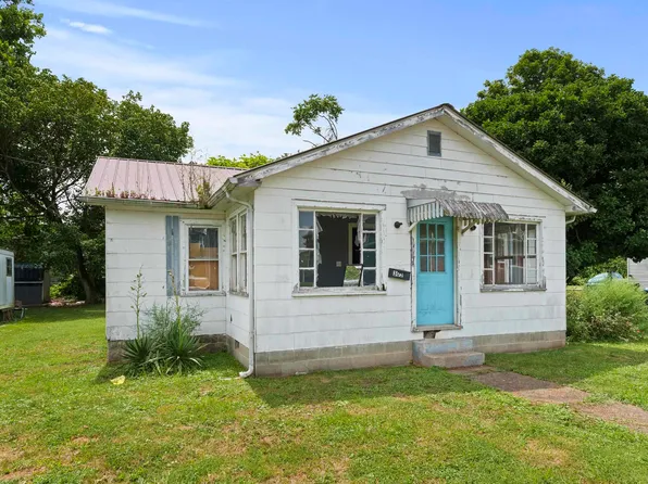 305 S Main Cross St, Louisa, KY 41230