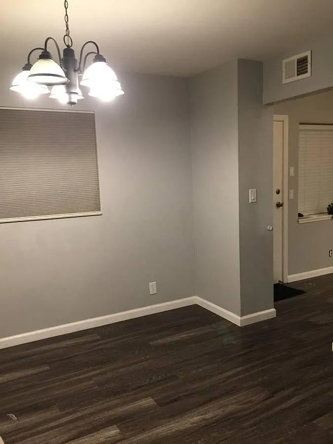 3 bed, 1207 sqft, $4,350 — Photo 3