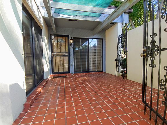 4th image of 2668 Barbados Dr