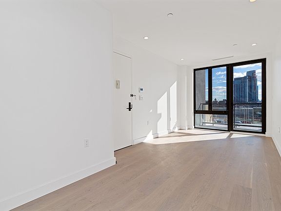 3rd image of 222 51st Ave #4C