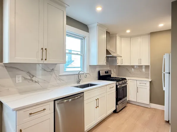 21 High St #1, Somerville, MA 02144