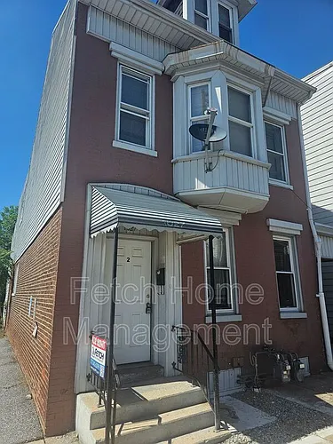 1027 E Market St #2 Photo 1