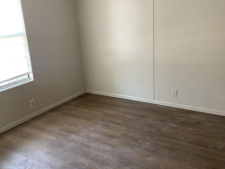 1001 W Verdine St — Photo 9
