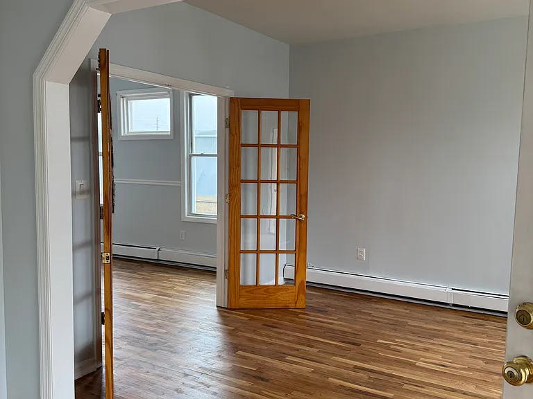 590 Hawthorne Ave #1 — Photo 5