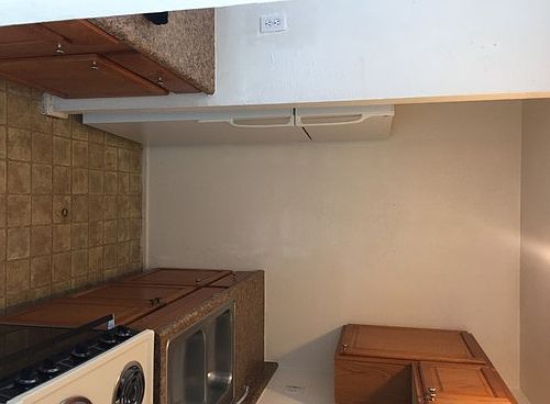 2nd image of 1425 Yosemite St APT 9