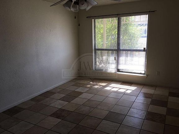 5th image of 3401 Victoria Cir APT C