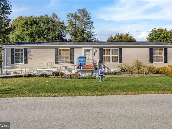 11 Doe Ct, Honey Brook, PA 19344