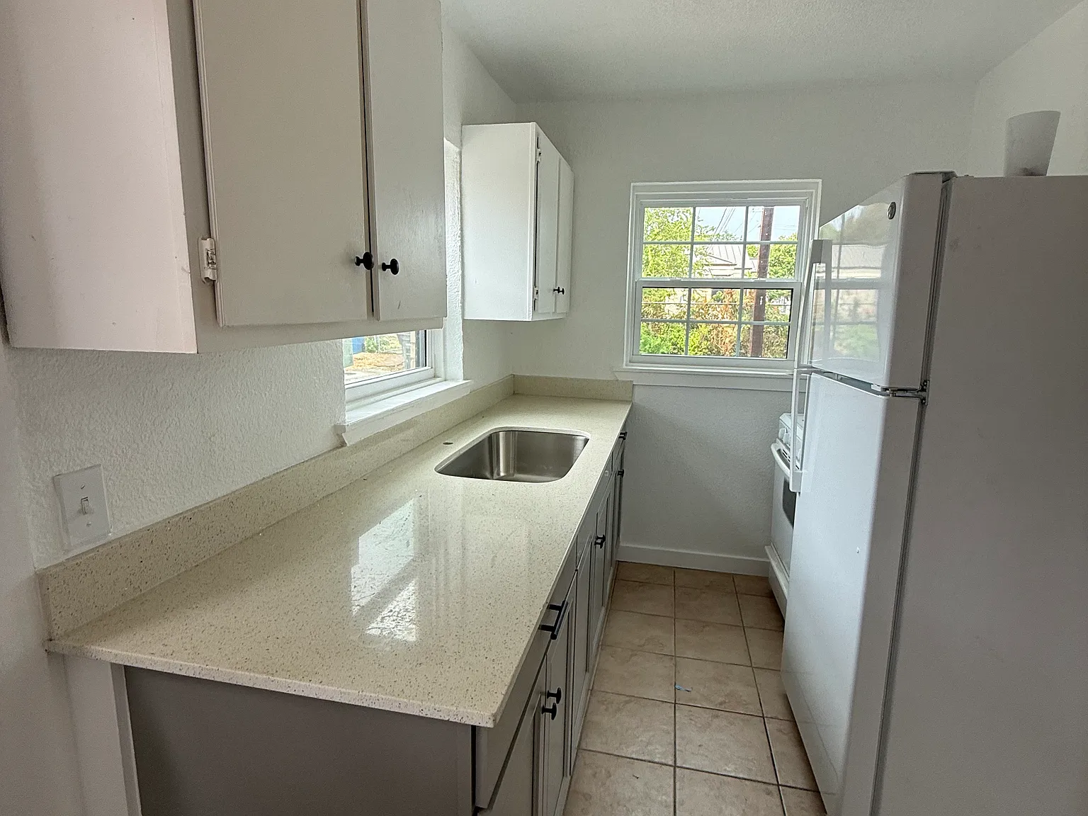 2 bed, $950 — Photo 2