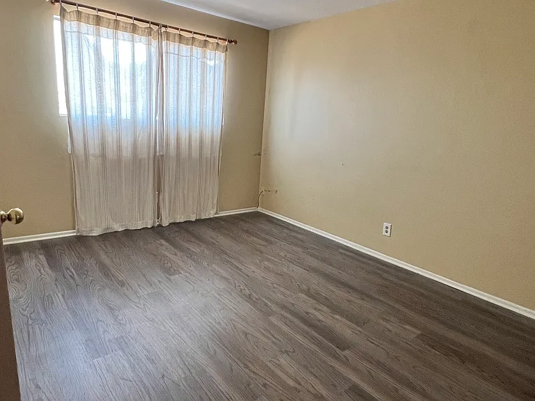4885 Cole St #21 — Photo 15
