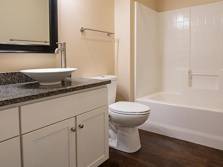 Brooks Edge Apartments — Photo 9
