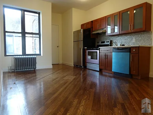 Rented by Skyline Group Real Estate | media 22