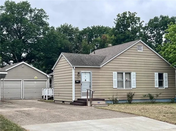 1109 W 1st St, Coffeyville, KS 67337