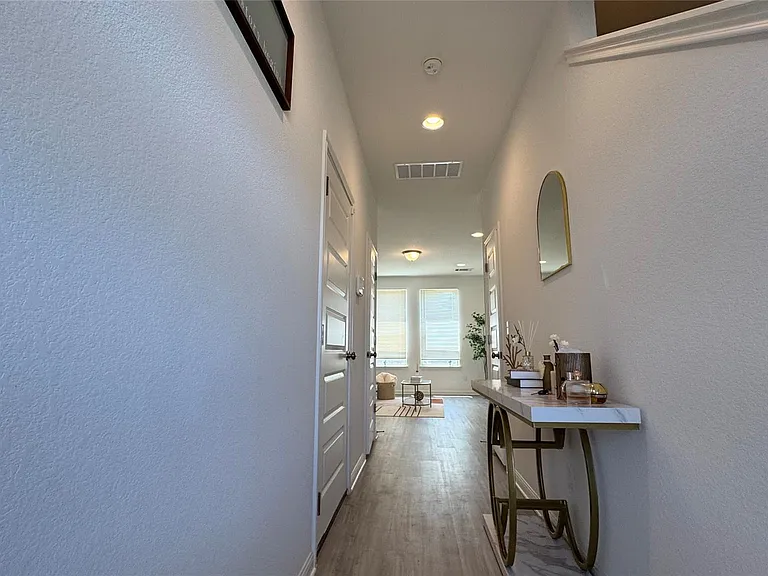 6915 Tiznow Ln — Photo 3