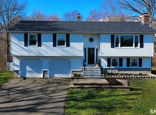 8 Cynthia Court, Branford, CT 06405