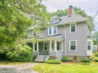 960 County Rd, Barrington, RI 02806