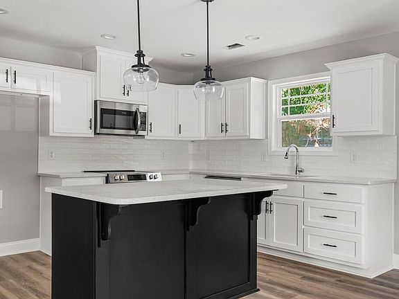 5th image of 3053 Reese Rd