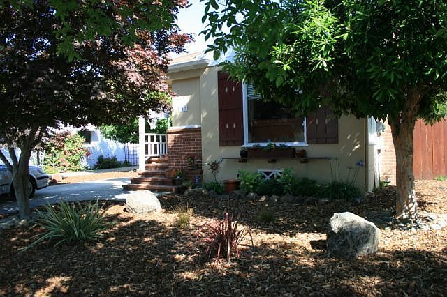 1st image of 343 Farrelly Dr