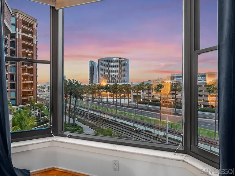 500 W Harbor Dr #504 — Photo 26