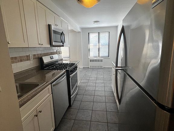 3rd image of 46 Davis Ave #4L