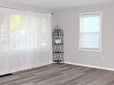 1421 N Adams St — Photo 12