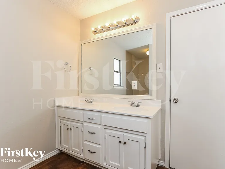 6000 Lavaca Dr — Photo 11