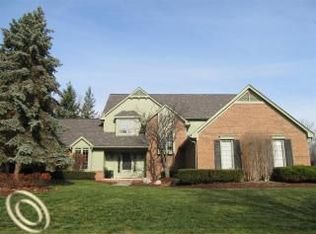 1038 Elmsmere Dr, Northville, MI