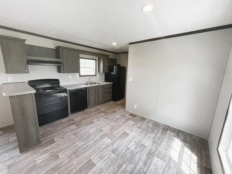 515 Tom Mann Rd — Photo 5