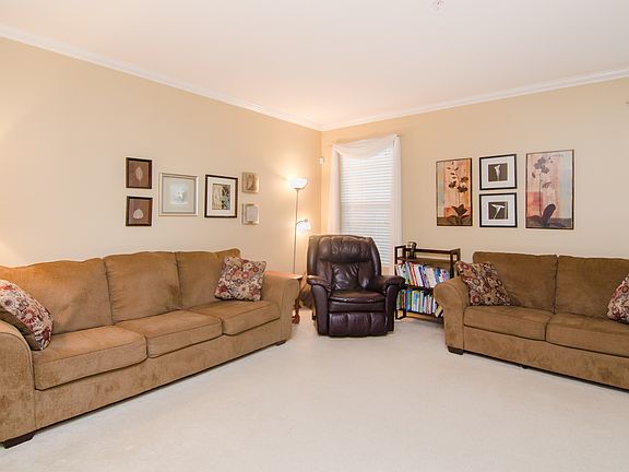 3rd image of 4004 Shoeger Ct