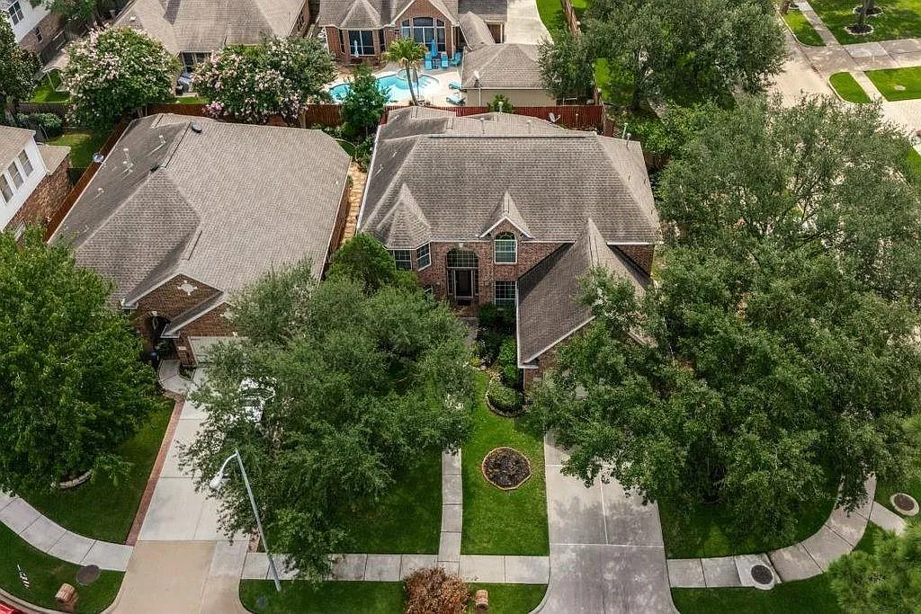 4 bed, 3.5 bath, 4230 sqft, $3,550 — Photo 3