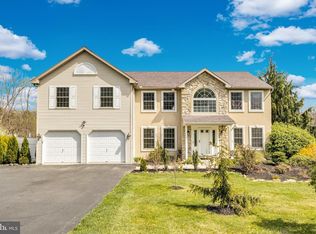 18 Ridge Crest Dr, Fleetwood, PA 19522
