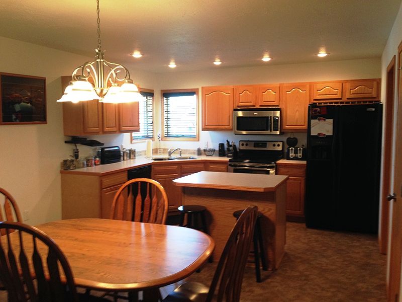 1st image of 216 N Park Dr