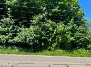 7 State Rd, New Waterford, OH 44445