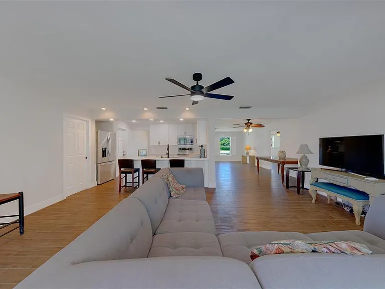 11602 Grove St — Photo 19