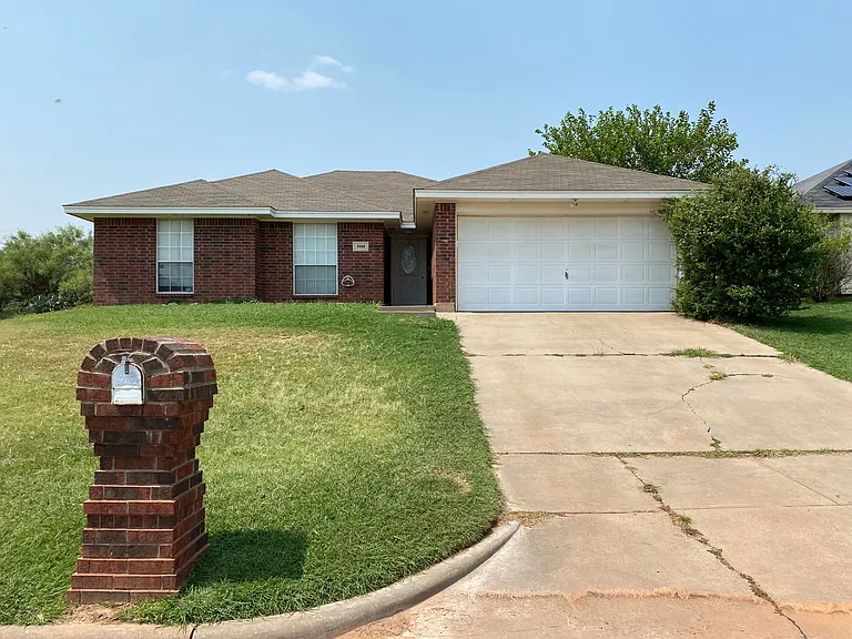 3908 Onaway Trl — Photo 1