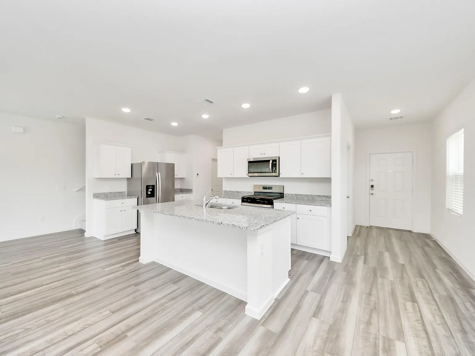 3 bed, 2.5 bath, 1743 sqft, $2,344 — Photo 4